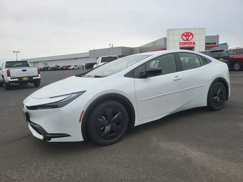 2026 Toyota Prius SE's photo