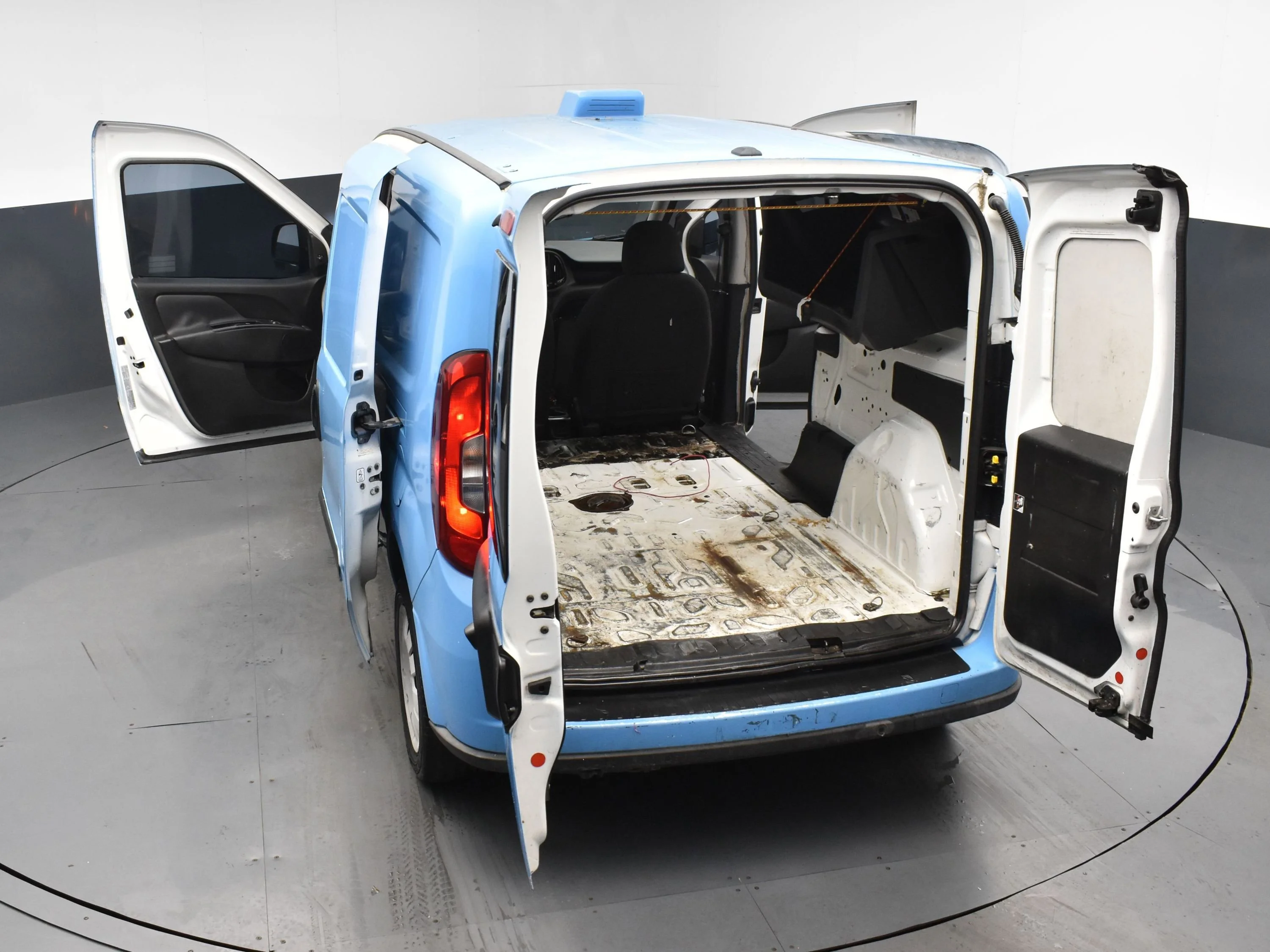Used 2017 Blue RAM Tradesman SLT image 26