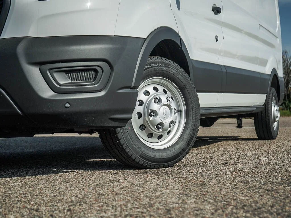 New 2027 Oxford White Ford Cargo Van image 5
