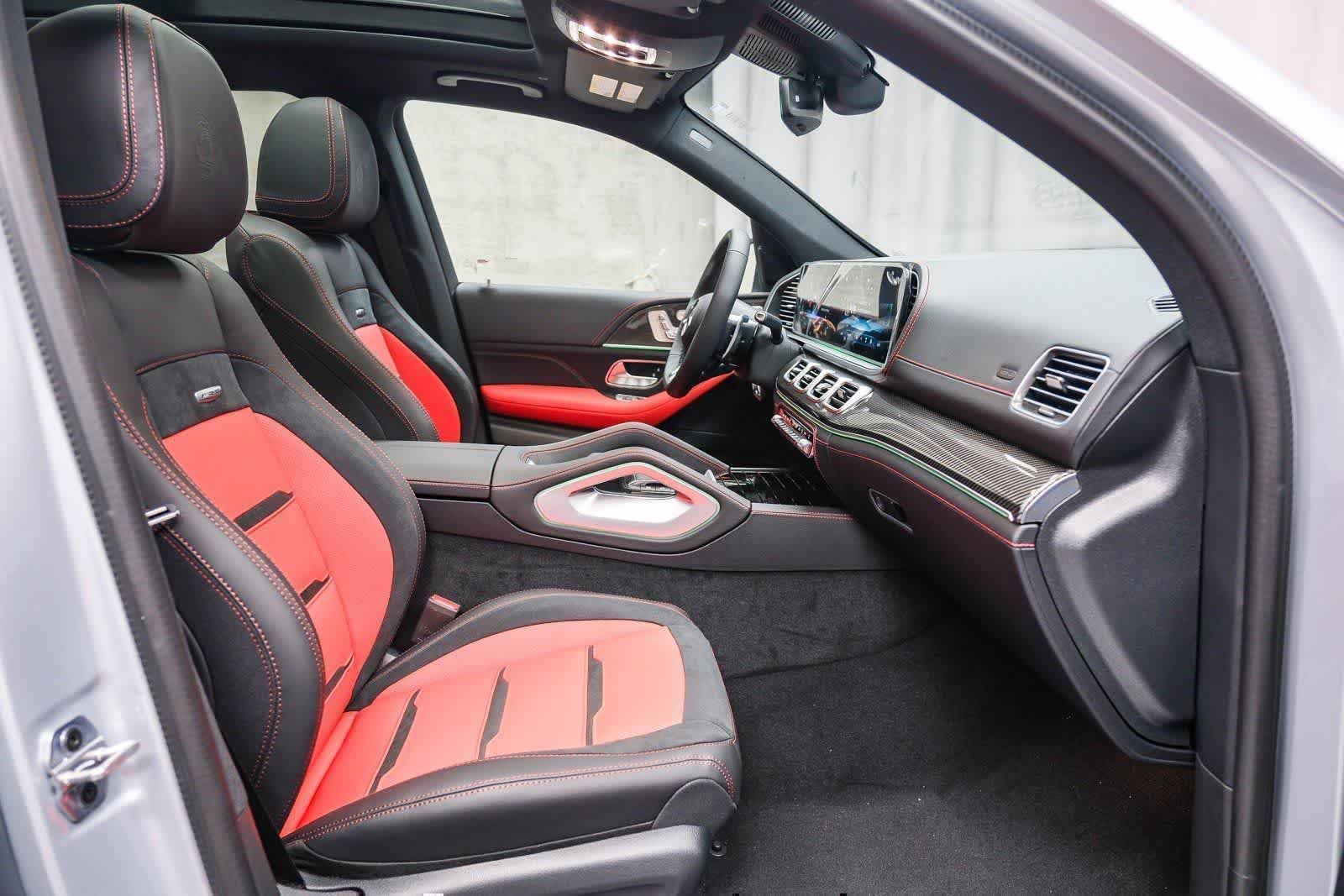 Nuevo Mercedes-Benz AMG® GLE 53 4MATIC+ SUV 2026 en color Cirrus Silver Metallic, imagen 18.