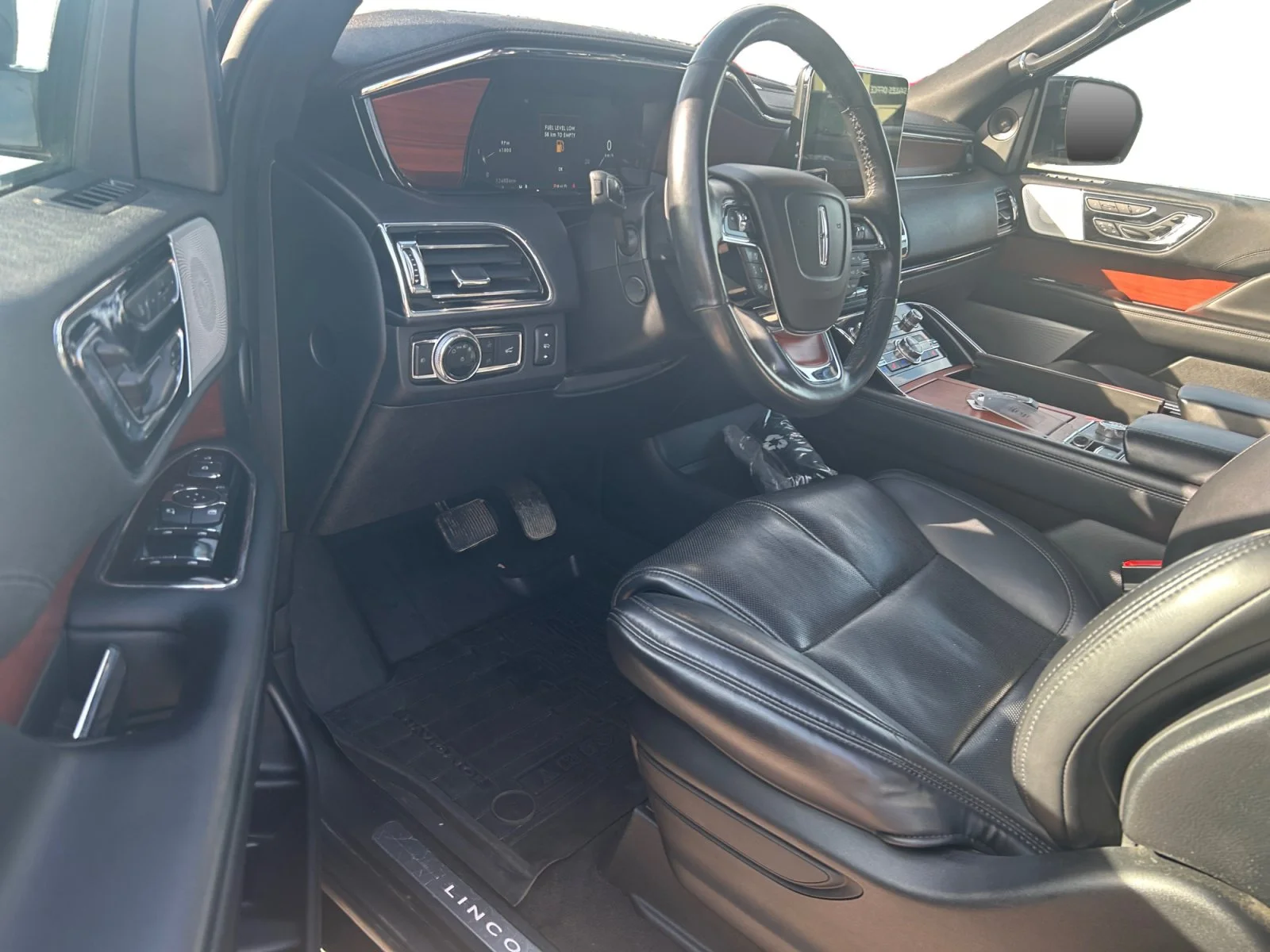 Used 2020 BLACK Lincoln RESERVE image 14
