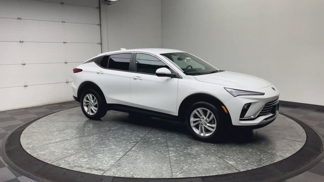 Used 2025 Summit White Buick Preferred image 37