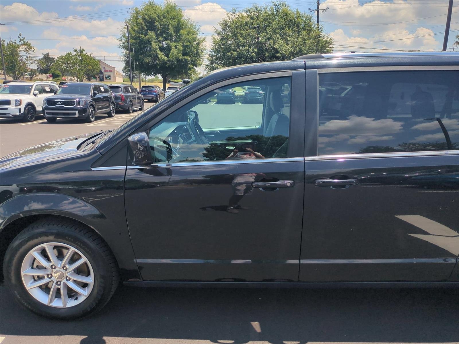 Used 2018 Black Onyx Crystal Pearlcoat Dodge SXT image 30