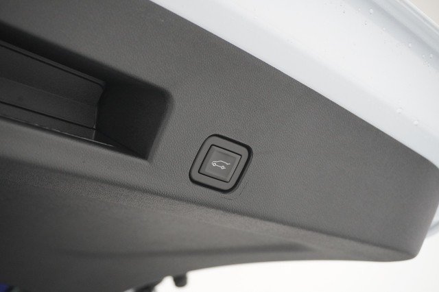 2027 Chevrolet Traverse Z71 - Photo 9