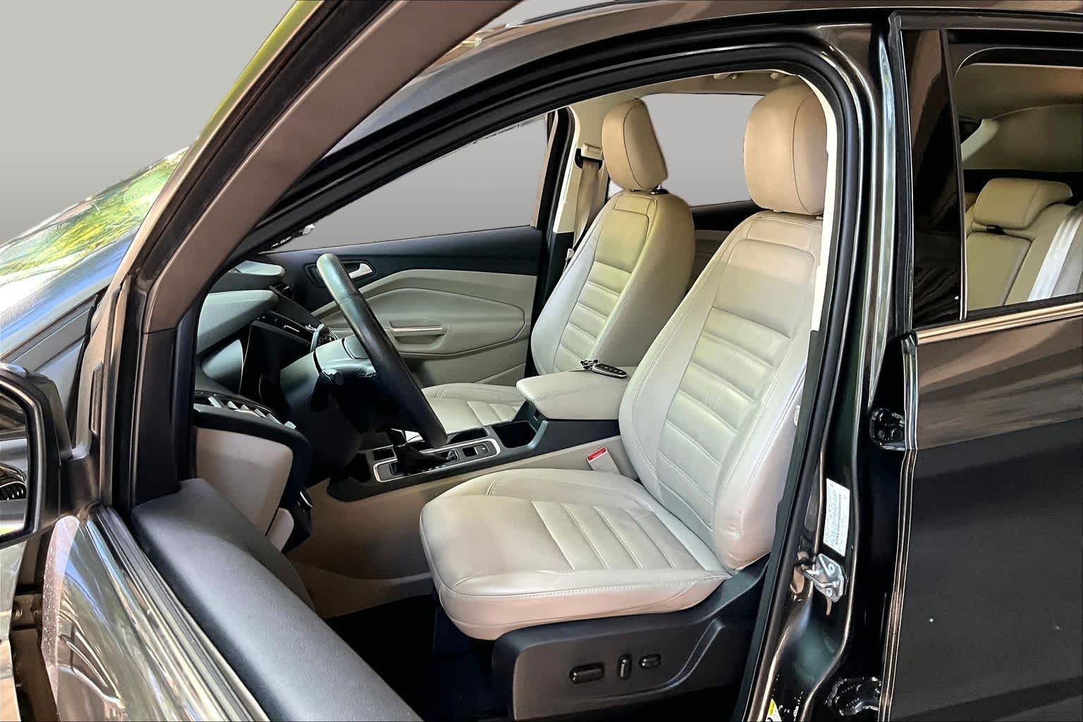 Used 2018 Magnetic Metallic Ford Titanium image 7