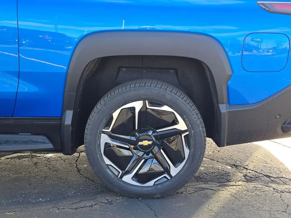2026 Chevrolet Silverado EV LT - Photo 17