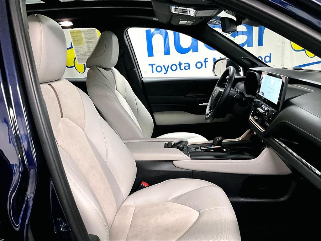 Certified Used 2026  Toyota MAX Platinum image 11