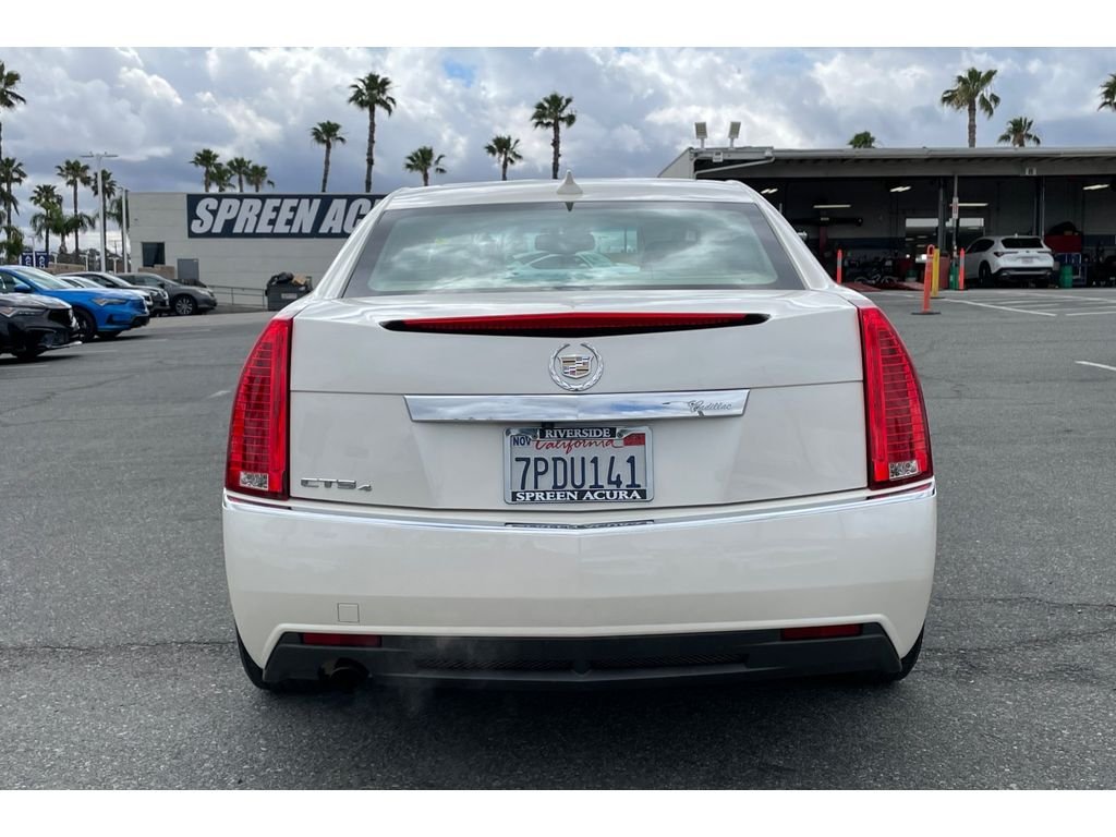 Used 2013 White Diamond Tricoat Cadillac Luxury image 4