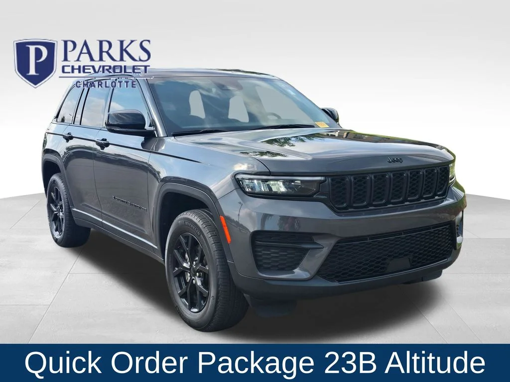 Used 2024 Gray Jeep Altitude image 1