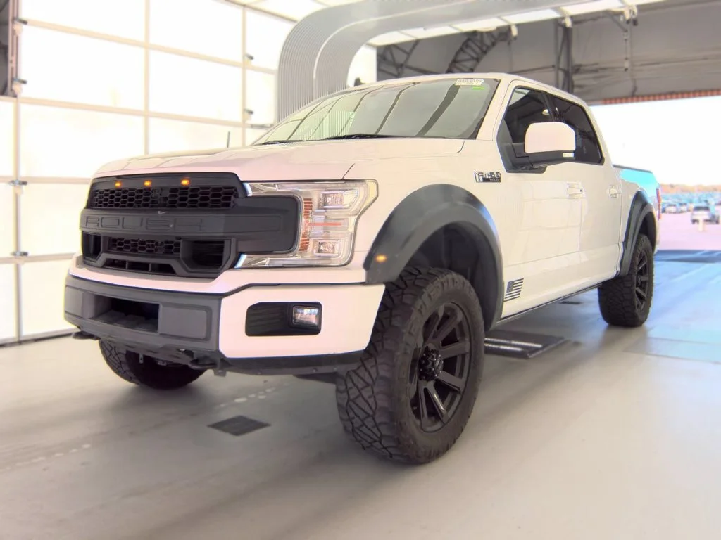 Certified Used 2019 Oxford White Ford Lariat image 2