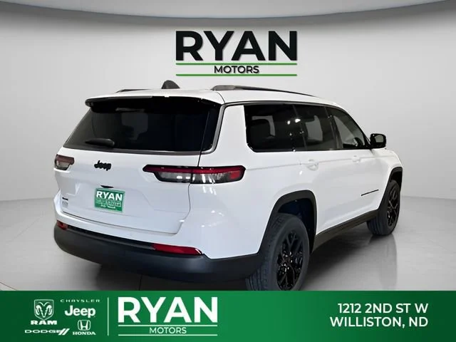 New 2026 White/off-white Jeep Laredo image 3