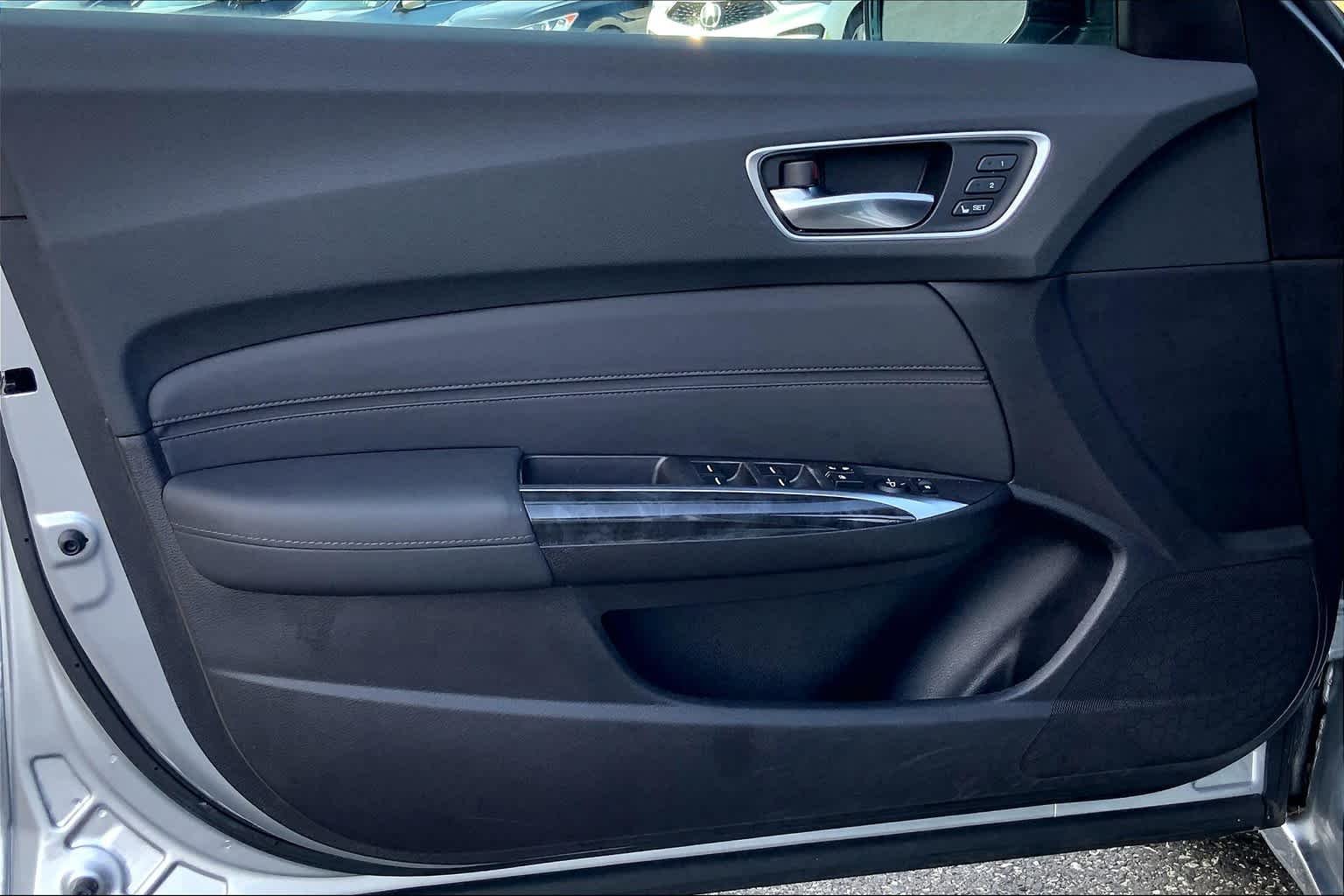 Certified Used 2019 Lunar Silver Metallic Acura  image 21
