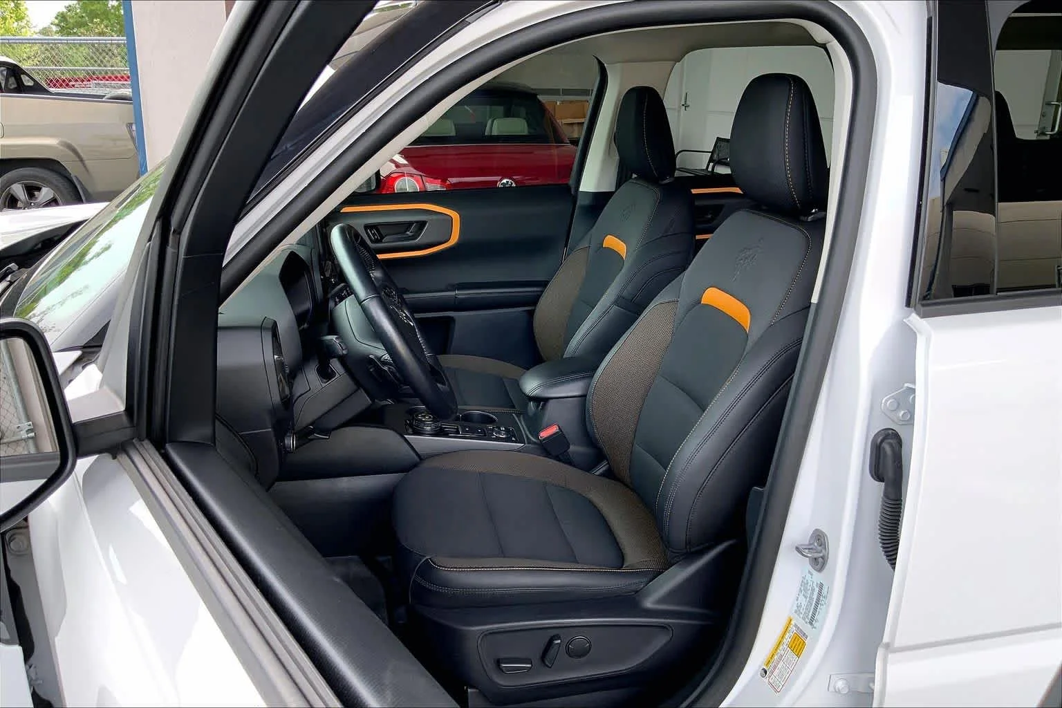 Used 2022 Oxford White Ford Badlands image 8