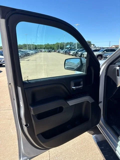 Used 2017 SILVER ICE METALLIC Chevrolet LT image 17