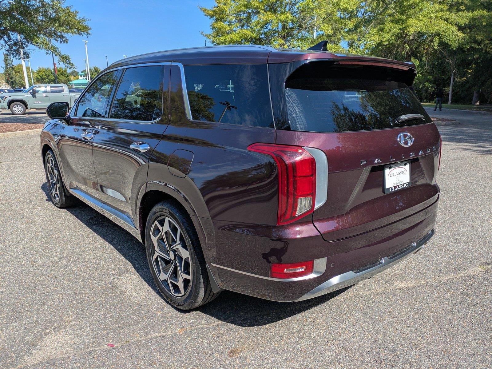 Used 2022 Sierra Burgundy Hyundai Calligraphy image 6