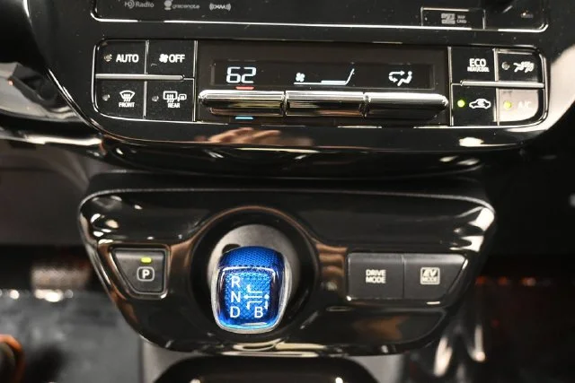Used 2016 Silver Toyota Four Touring image 17