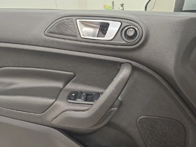 Used 2014 Ingot Silver Ford Titanium image 33