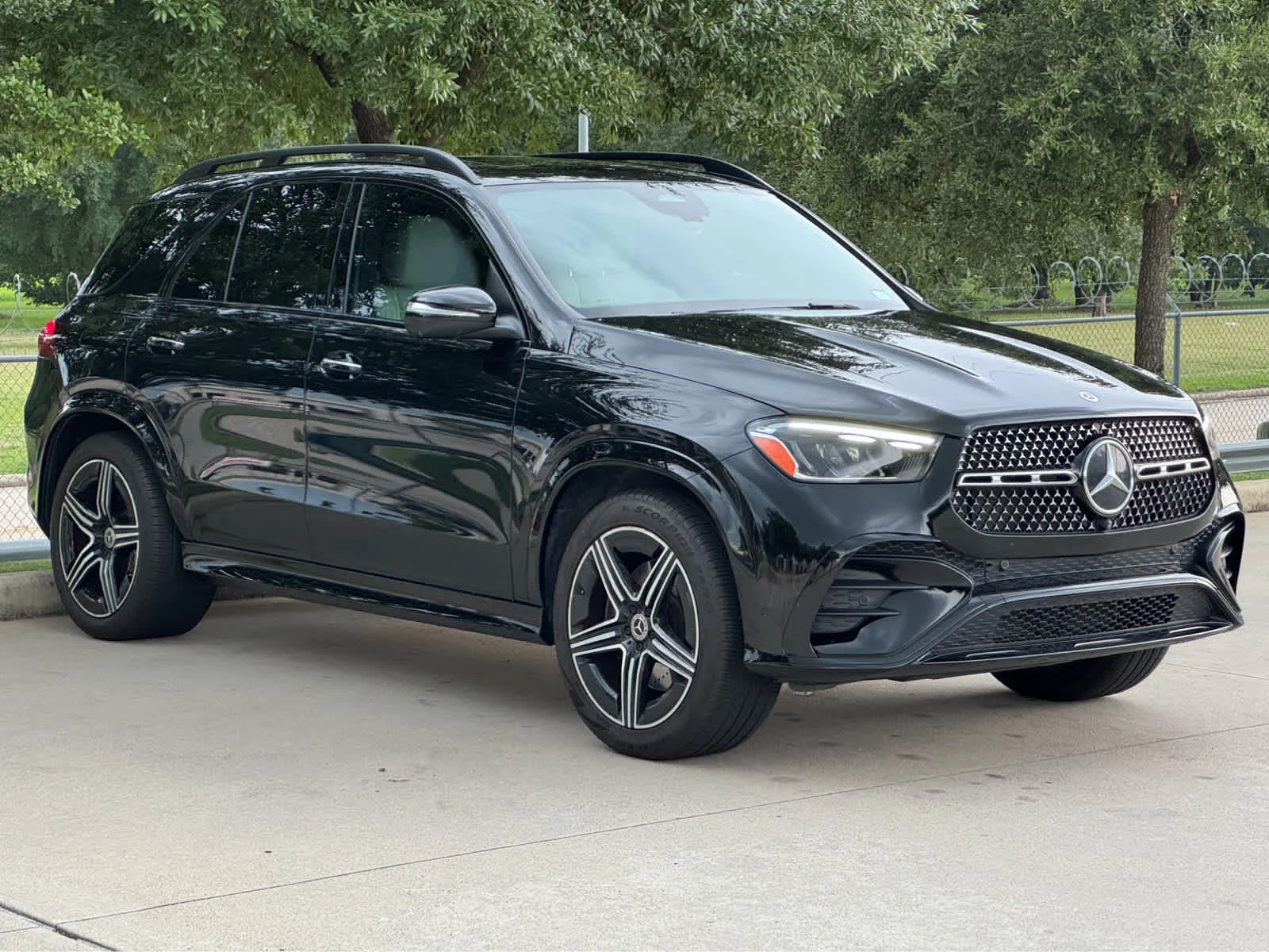 Used 2025 Black Mercedes-Benz GLE 350 image 4