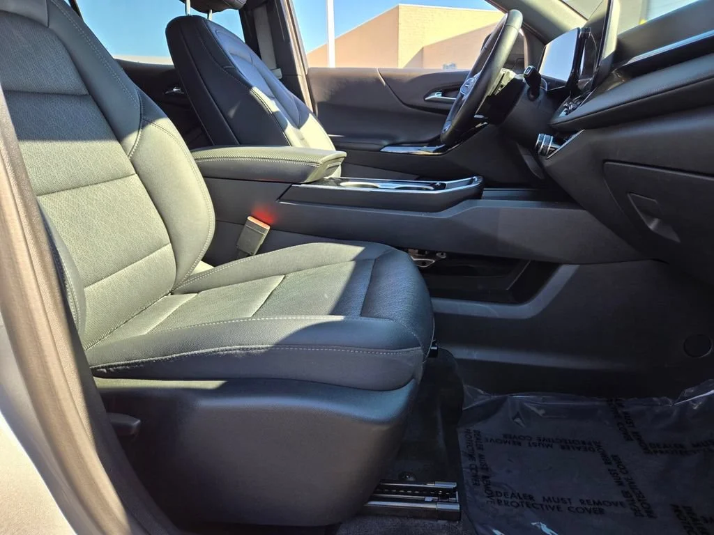 Used 2025 Sterling Gray Metallic Chevrolet LT image 15
