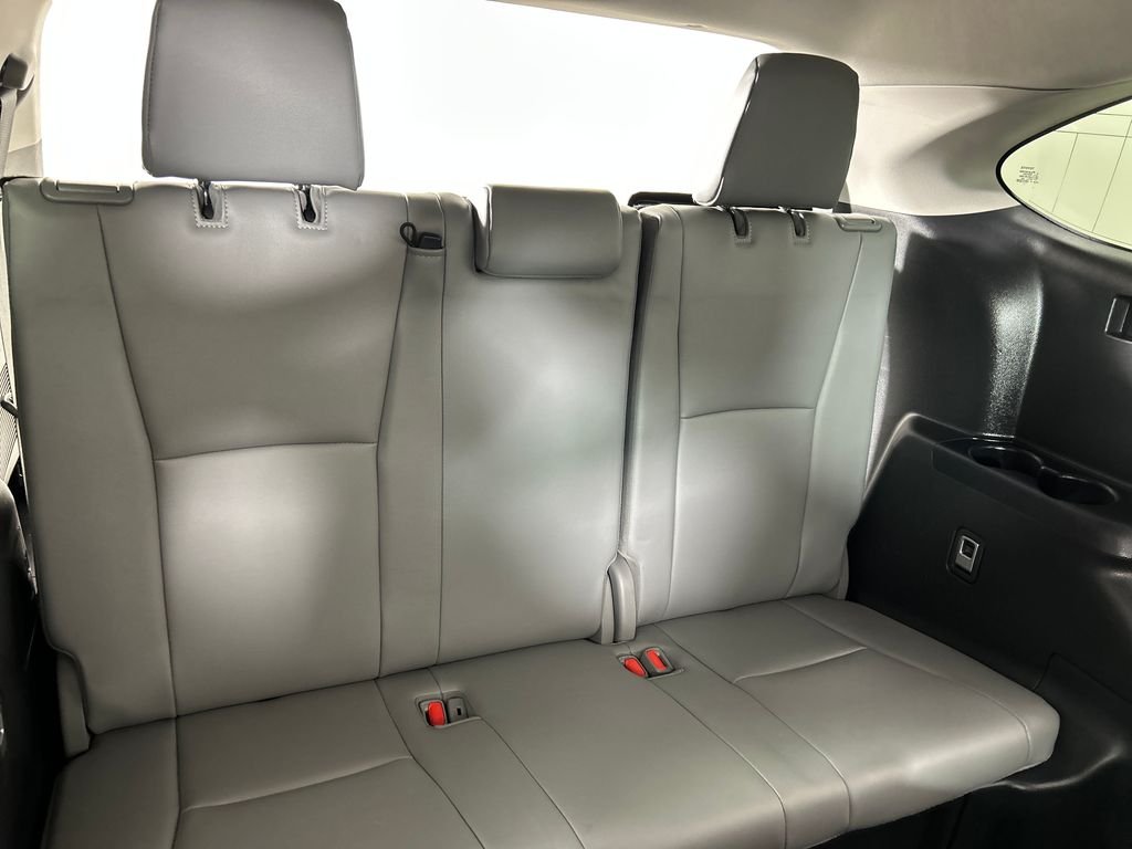 Used 2021 Silver Toyota XLE image 21