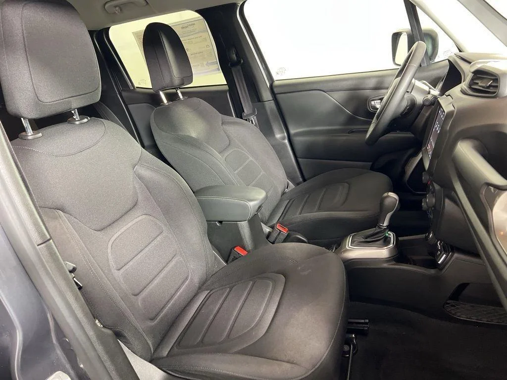 Used 2022 Graphite Gray Jeep Latitude image 29