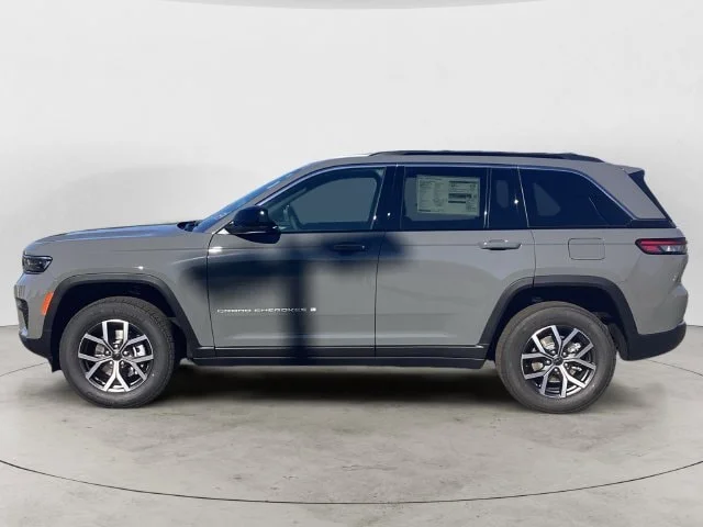 New 2027 Gray Jeep LAREDO 4X4 image 2