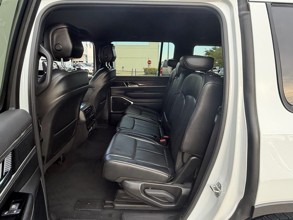 Used 2022 White Jeep Series II image 12