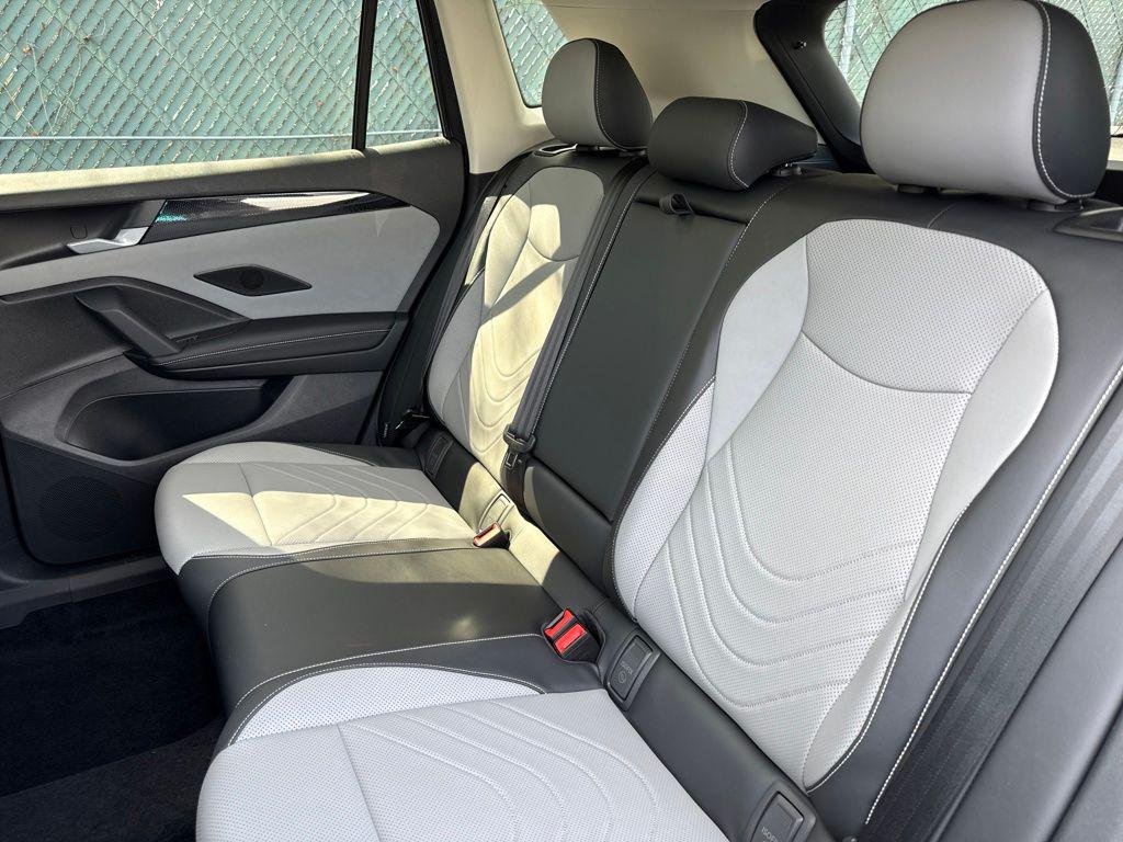 New 2026 Platinum Gray Metallic Volkswagen 2.0T SE image 22