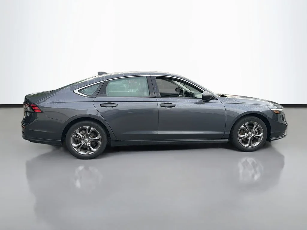 Used 2023  Honda EX image 4
