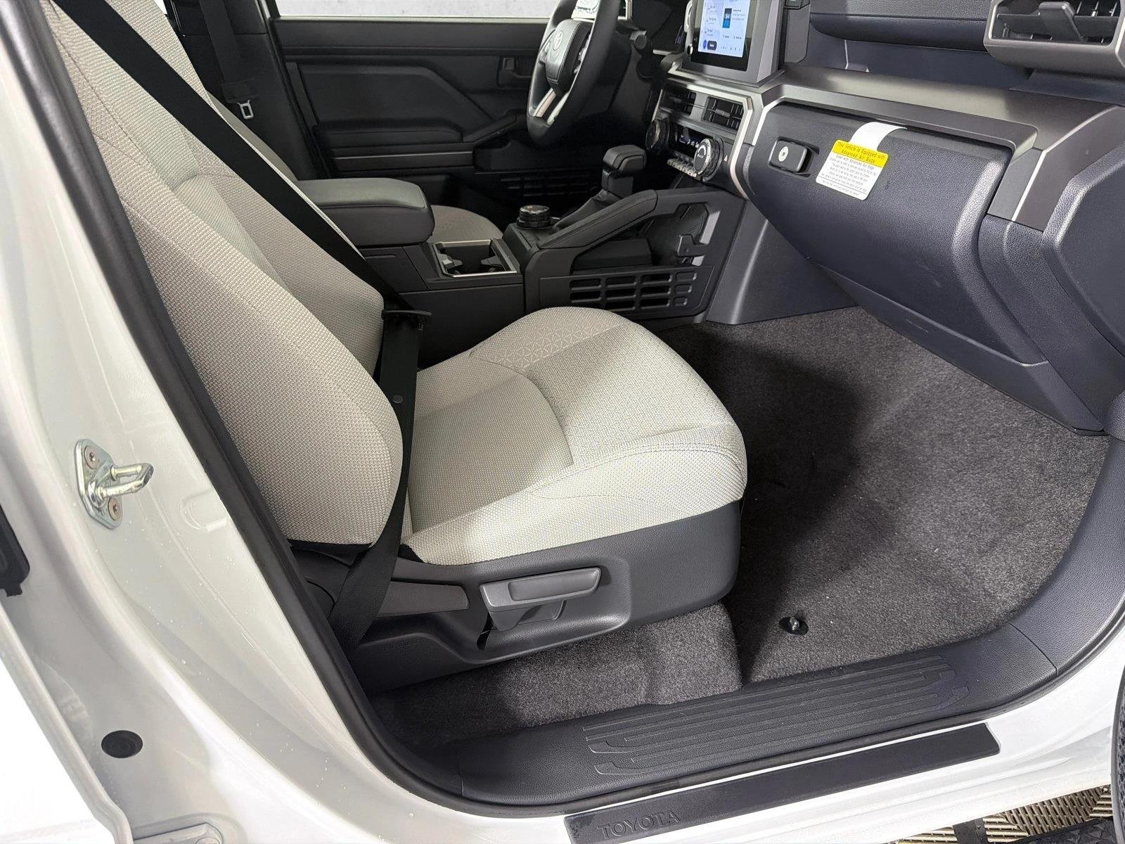 Used 2025 Ice Cap Toyota SR5 image 13