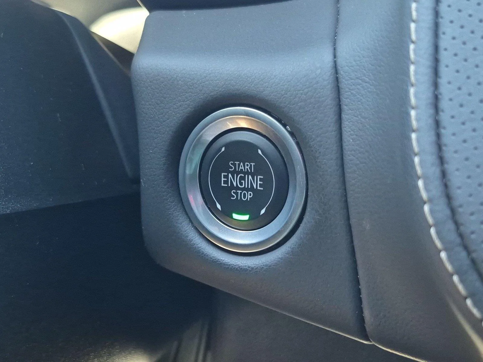 Used 2024 Black Chevrolet Premier image 29