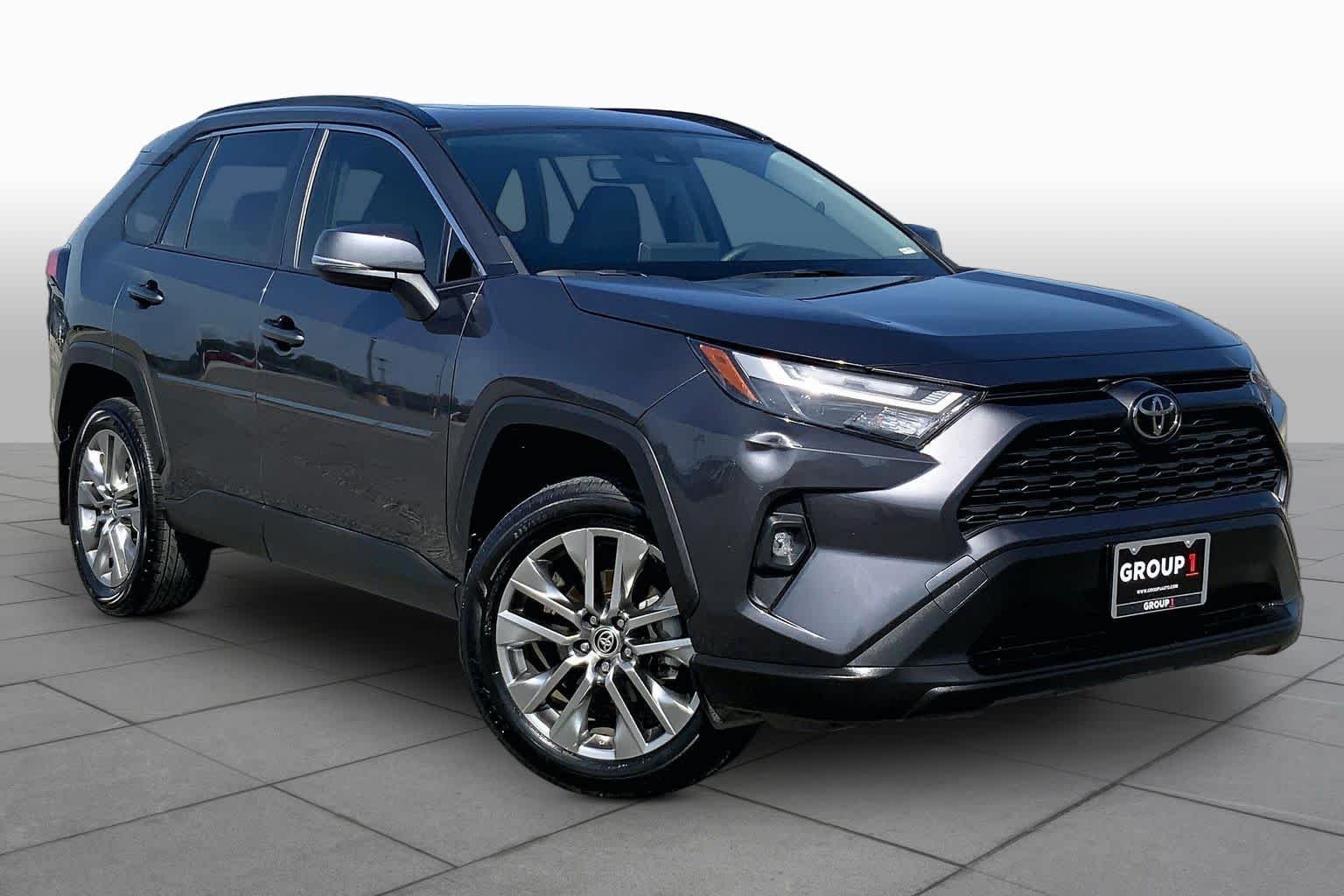 Used 2024 Magnetic Gray Metallic Toyota XLE Premium image 3