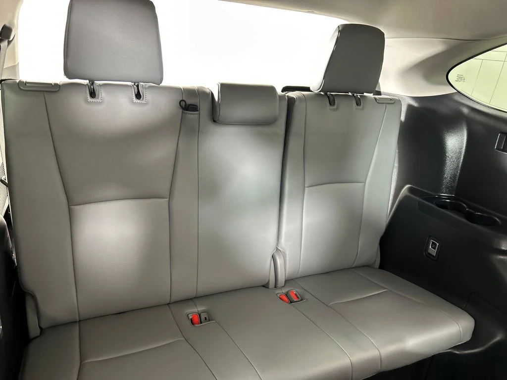 Used 2021 Silver Toyota XLE image 21