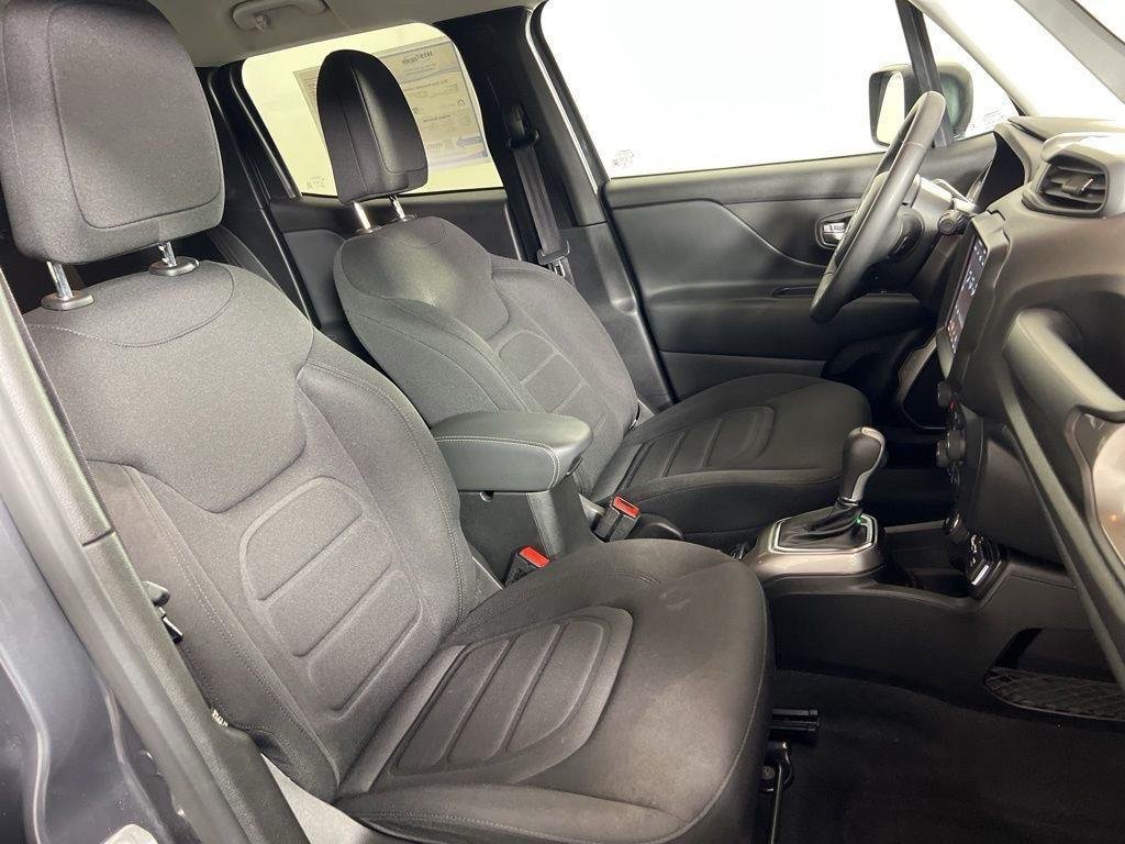 Used 2022 Graphite Gray Jeep Latitude image 29