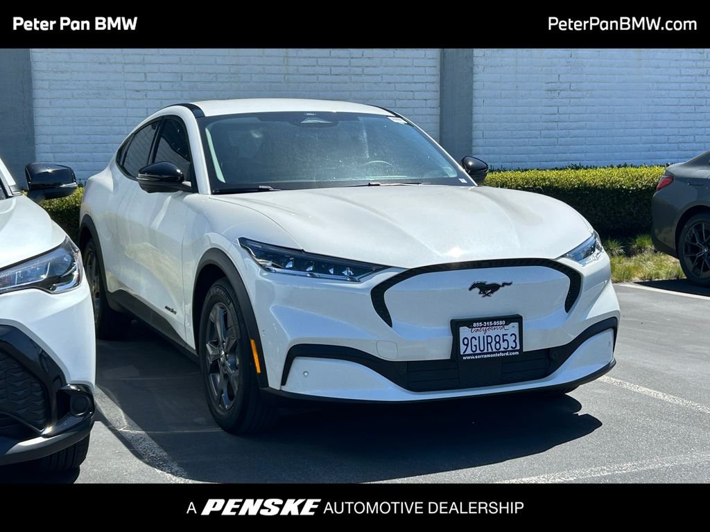 2023 Ford Mustang-Mach-e Select's photo
