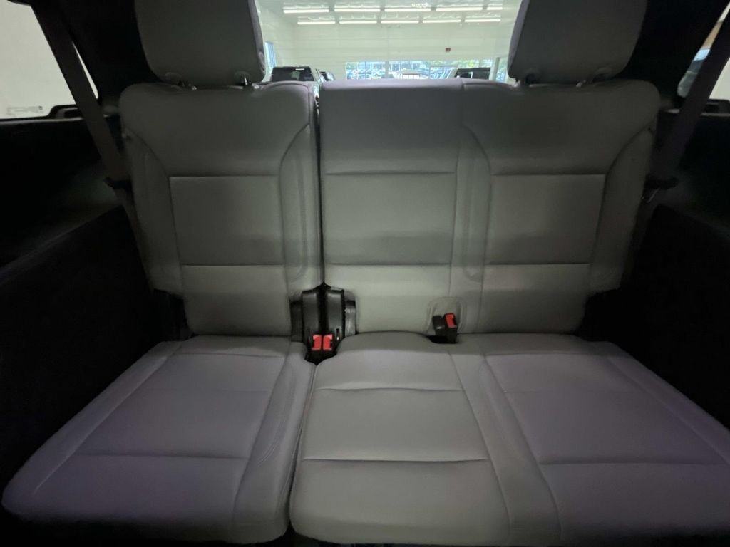 Used 2024 Summit White Chevrolet Z71 image 13