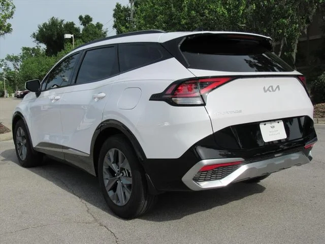 Used 2025 White Kia SX image 4