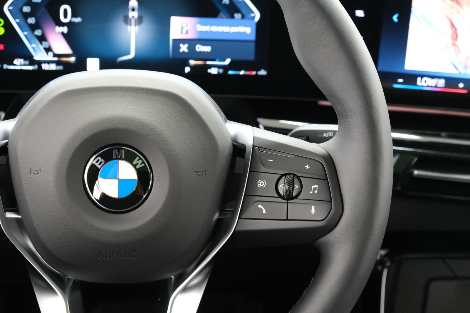New 2026 Mineral White Metallic BMW xDrive28i image 13