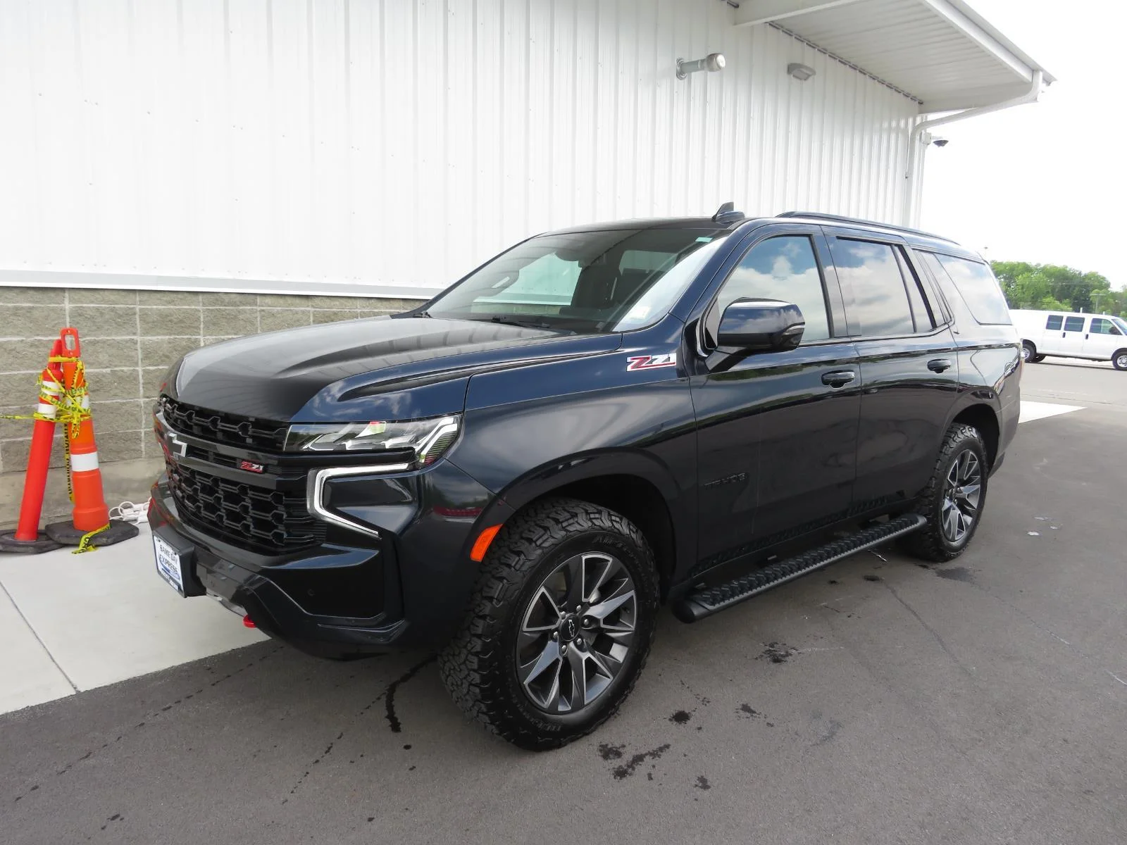 Used 2023 Midnight Blue Metallic Chevrolet Z71 image 11