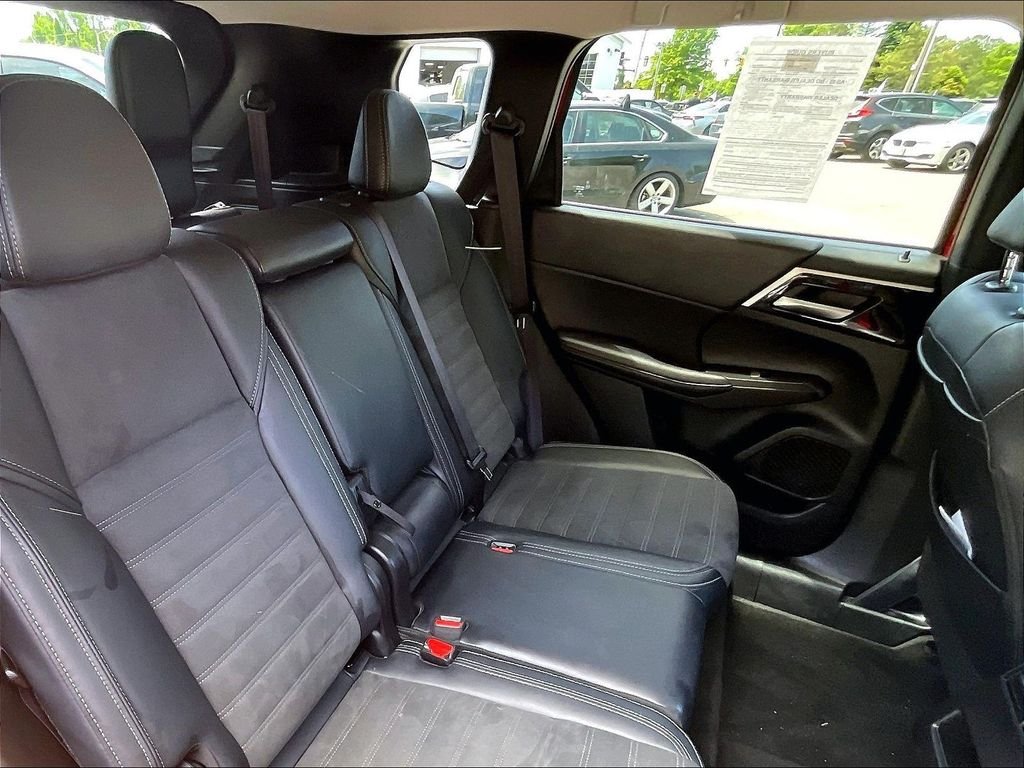 Used 2024 Red Mitsubishi SE image 20