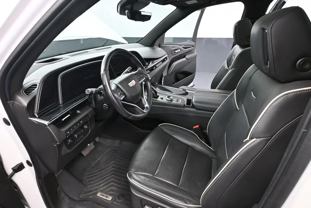Used 2021 White Cadillac Sport image 26