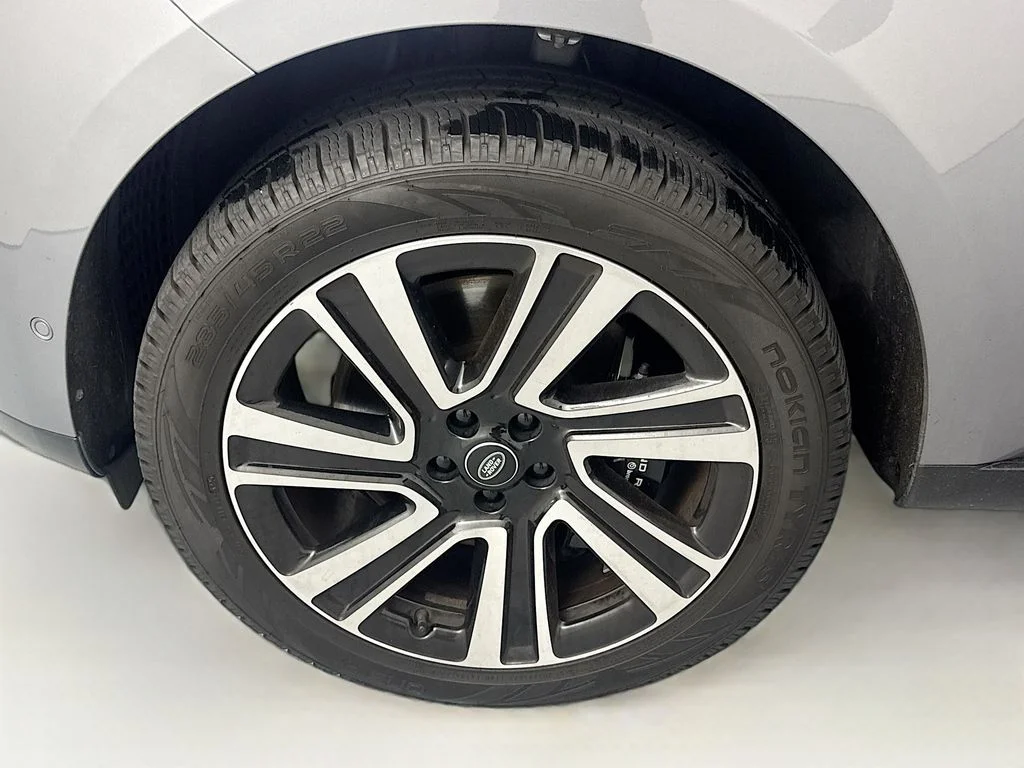 Certified Used 2023 Eiger Grey Metallic Land Rover SE image 31
