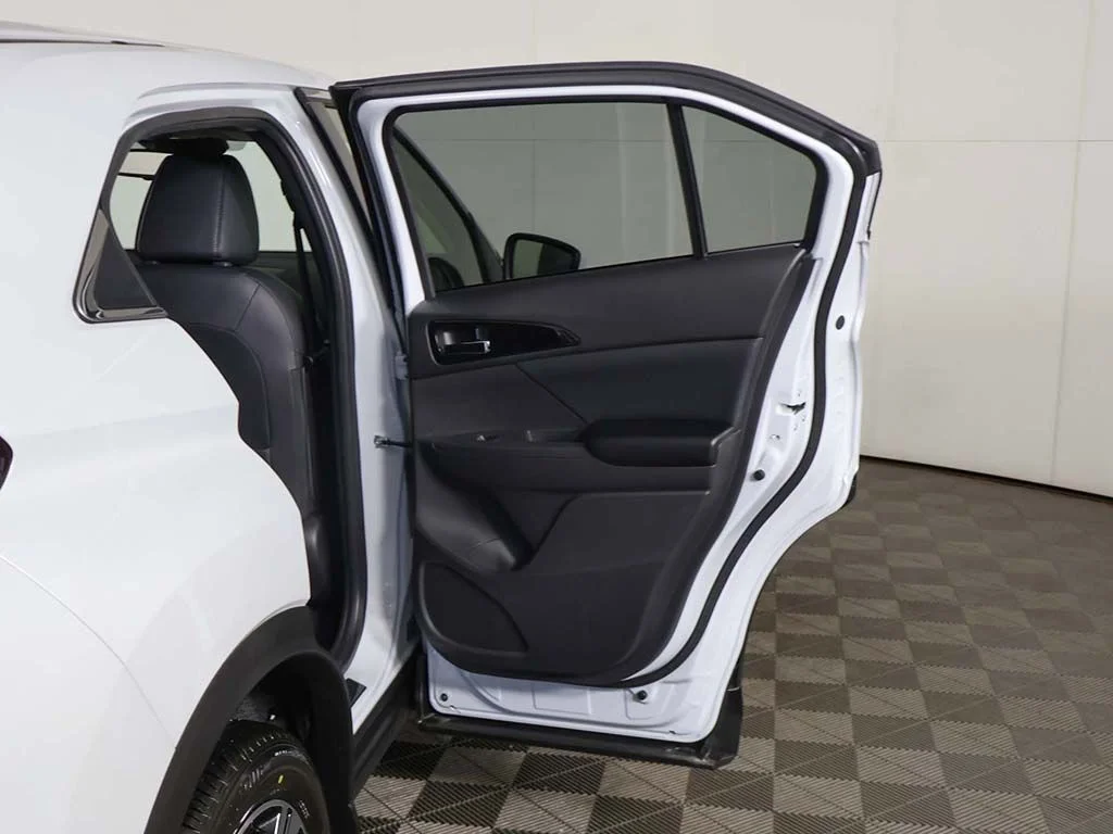 New 2026 White Mitsubishi SE image 21