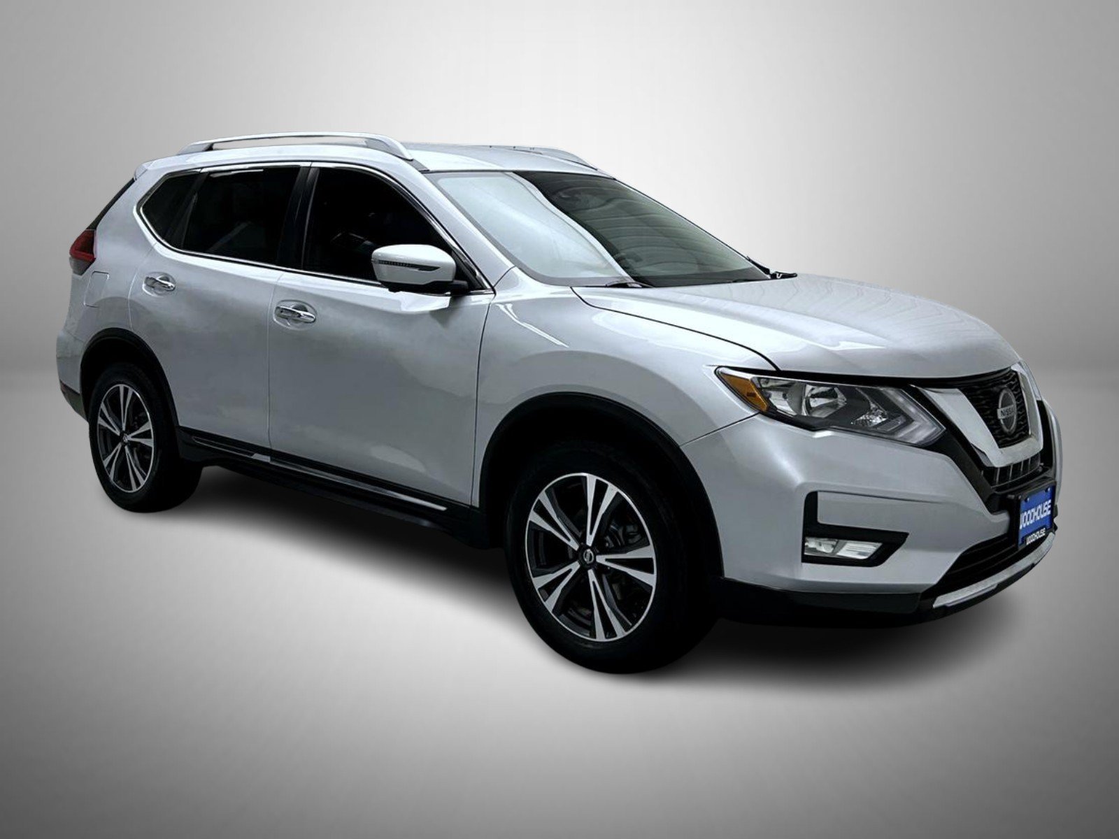 Used 2018 Brilliant Silver Nissan SL image 3