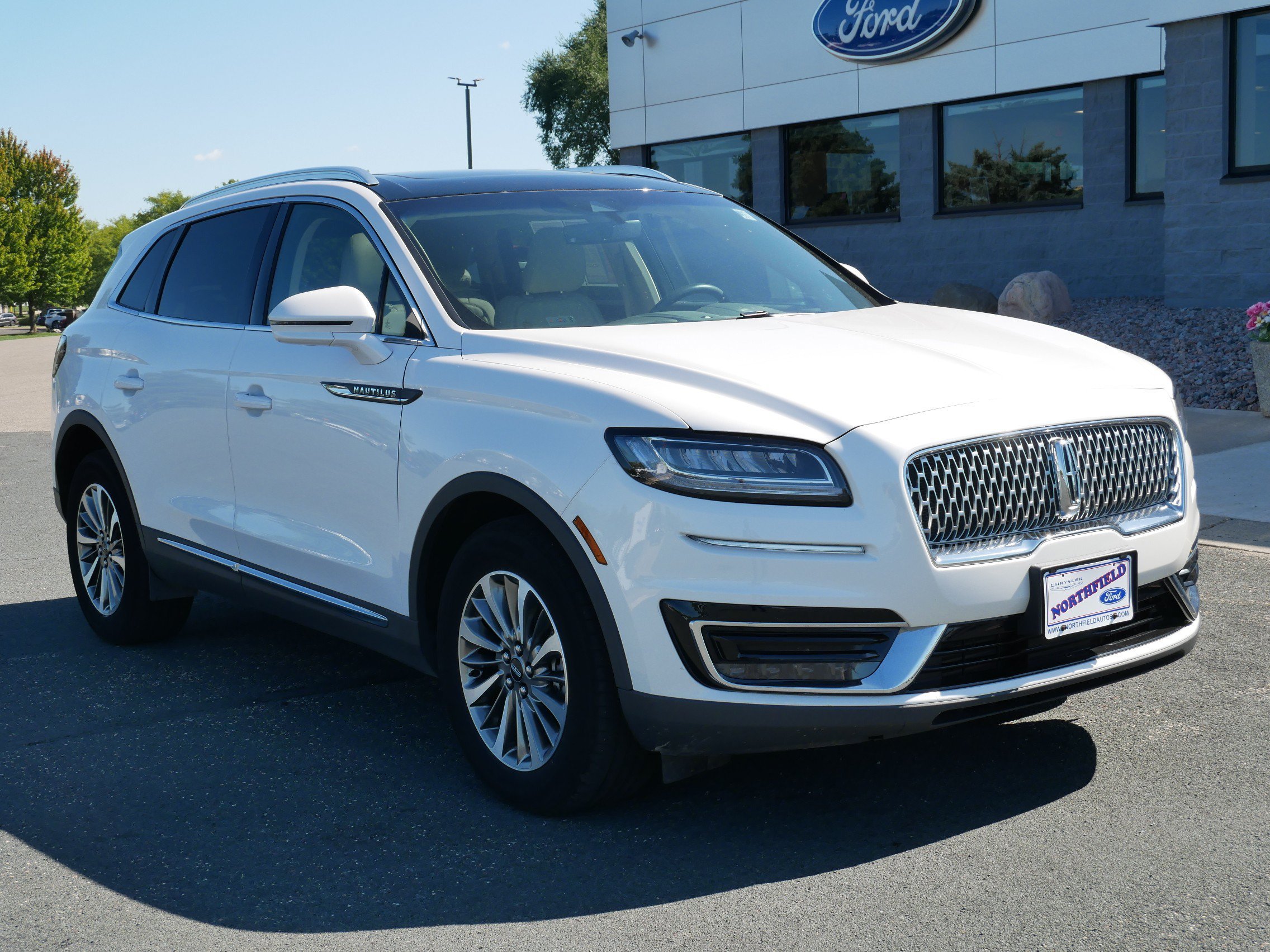 Used 2019 Lincoln Nautilus Select with VIN 2LMPJ8K99KBL59094 for sale in Northfield, Minnesota