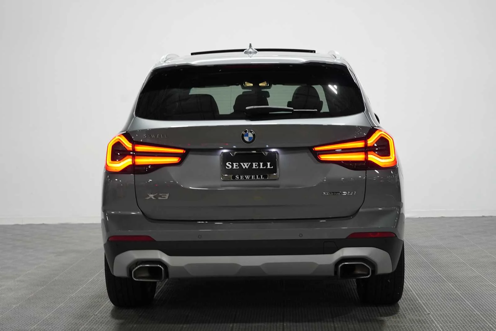 Certified Used 2024 Skyscraper Grey Metallic BMW sDrive30i image 5