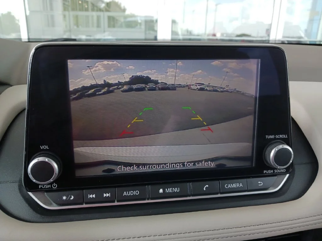 Used 2024 White Nissan SV image 21