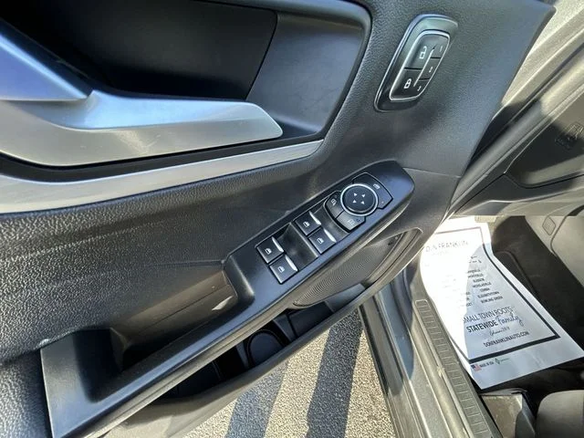 Used 2025  Ford Platinum image 19