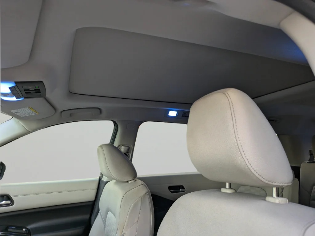 Used 2022 Gray Nissan SV image 22
