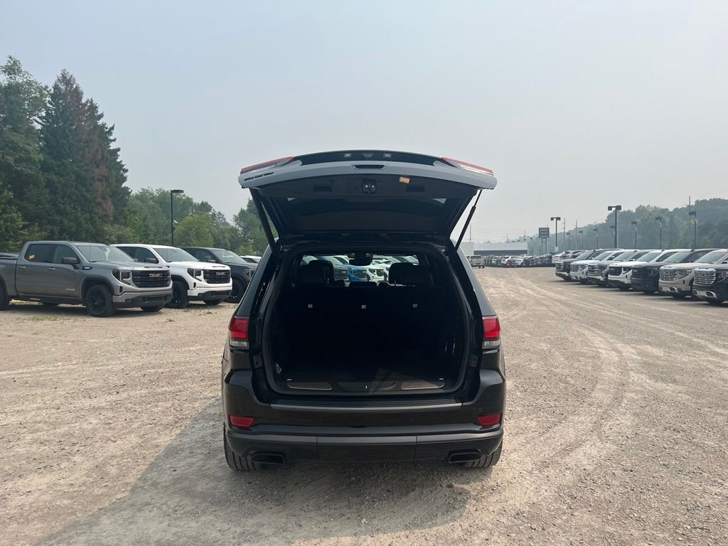 Used 2018 Diamond Black Jeep Overland image 12